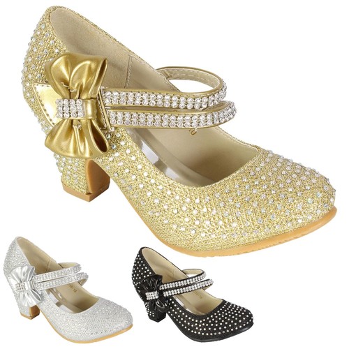 Girls bridesmaid party - bridesmaid, sandals